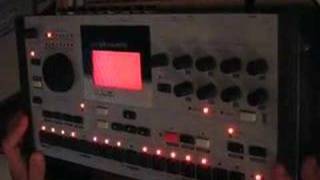 Machinedrum UW live tweaking - IDM in a box!