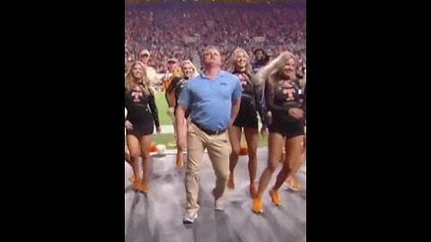 University ‘security guard’ shows off moves in dance routine