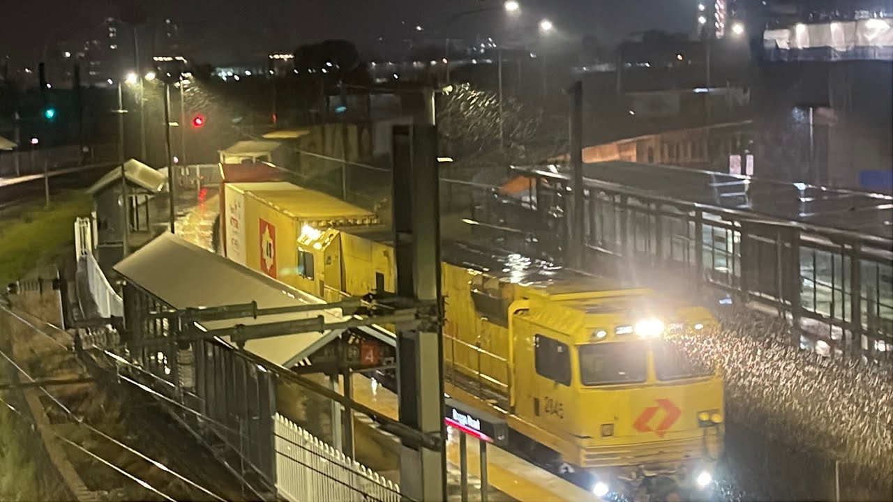 Trains in Brisbane with last trains at Moorooka and Roma Street track closures 