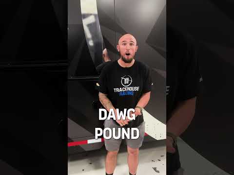 The 1️⃣ crew has got that dawg in ‘em. #nascar #trackhouse #pitcrew #rosschastain