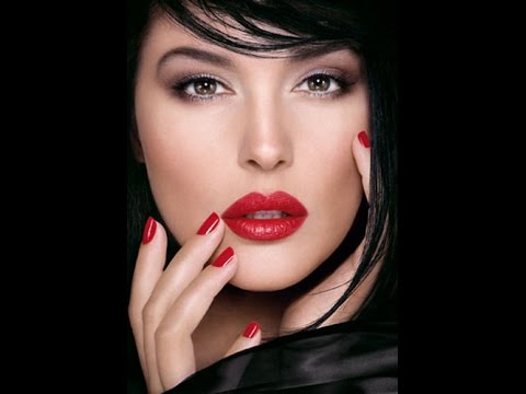 Wideo: Monica Bellucci: Filmografia I Biografia