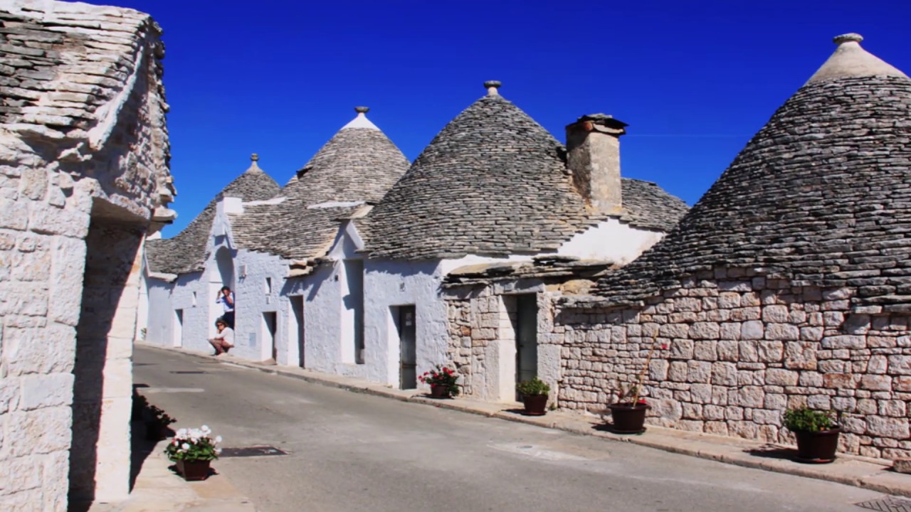 VIDEO ALBEROBELLO LA VALLEE DES TRULLIS LES POUILLES ITALIE 2019 YouTube VIDEO ALBEROBELLO LA VALLEE DES TRULLIS LES POUILLES ITALIE 2019 YouTube
