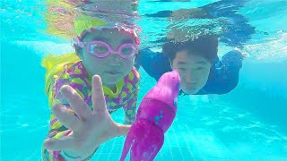 Boram se diverte na piscina com Ddochi e Amigos | Funny Story for Kids