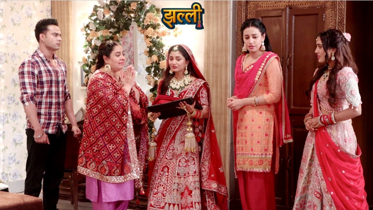 Jhallee Episode 55 - Chachi Apologies & Gives Jewelry Back To Noor