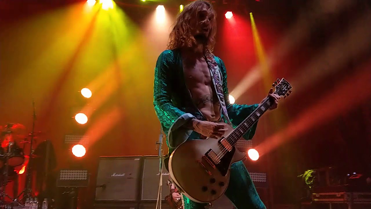 The Darkness - Open Fire / Love Is Only A Feeling