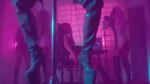 OMAR COURTZ (((ousi))) x DE LA ROSE  - QUE VAS HACER HOY  ? (Visualizer) l PRIMERA MUSA