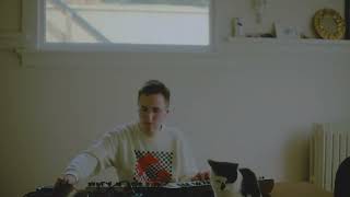 soft ambient synthesizer sounds for unwinding on a monday. screenshot 4