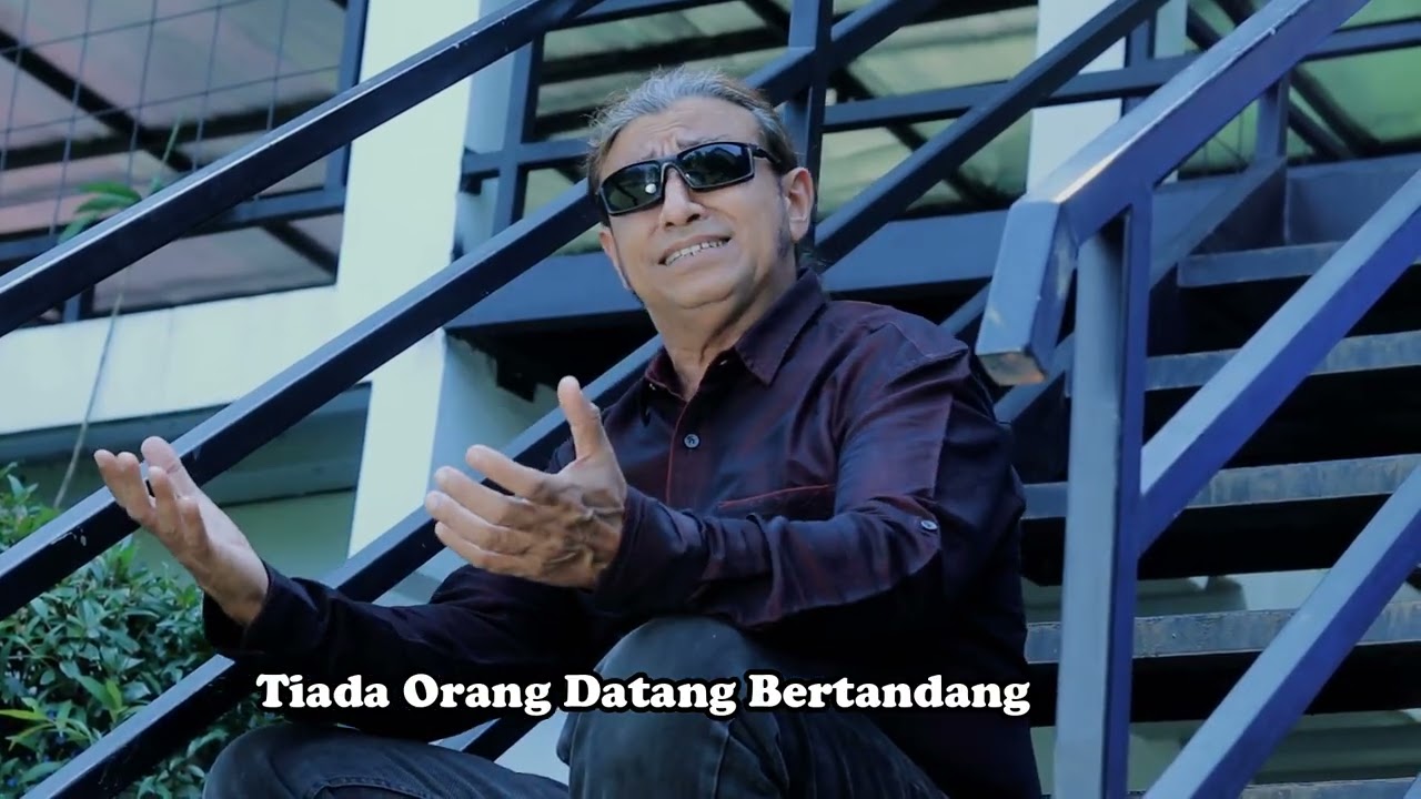 BEST OF THE BEST HUSEIN BAWAFIE                     ANGIN MENGGODA  ALWI YASTREB