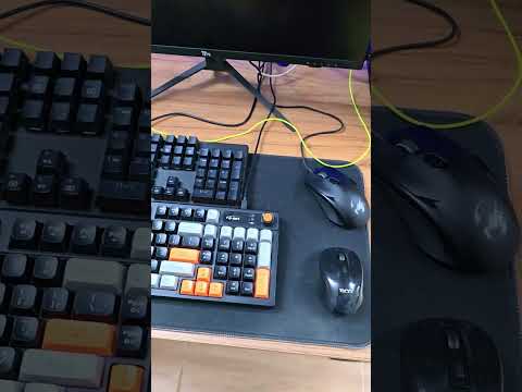 مطمئنم تو این اتاق تنها نیستم