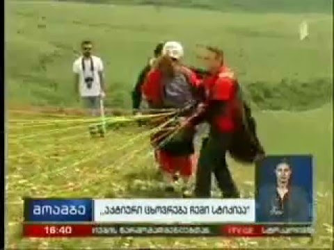 ეტლით მოსარგებლე ადამიანებმა პარაპლანით იფრინეს.