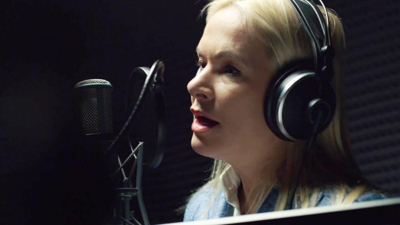 Анна Терешкова и ее дочь Александра поют песню "Помолимся за родителей ...