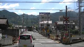 00191　ＪＲ西日本旅客鉄道・南海電気鉄道橋本駅の近くの西側の踏切　高野線の踏切から