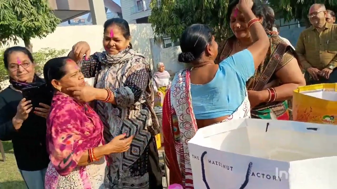 श्रृंगार नगर चिल्ड्रेन गार्डन पार्क में योग के भाई बहनों ने होली मिलन समारोह मनाया 🙏🥰🥳