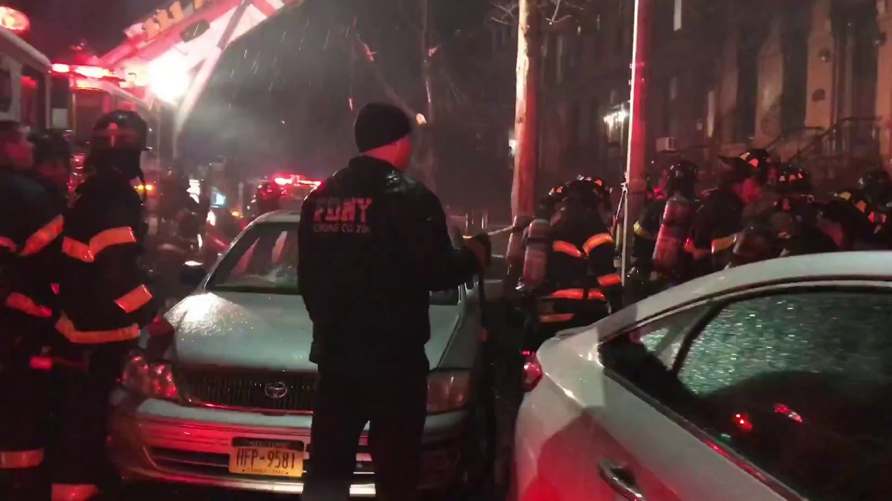 FDNY BOX 0883 - FDNY BATTLING 3RD ALARM FIRE IN A BROWNSTONE ON ...