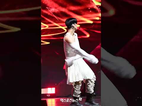 &amp;#39;치명적인 섹시미&amp;#39; <strong>CIX</strong> 배진영, &amp;#39;세이브 미, 킬 미&amp;#39;