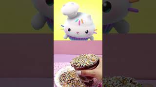 Bakey a Dot Cake with Cakey! | GABBY'S DOLLHOUSE