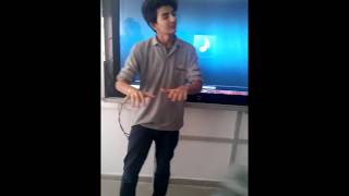 Sınıfta Çılgın Dans Figürleri Sergileyen Öğrenciler - Hfzal