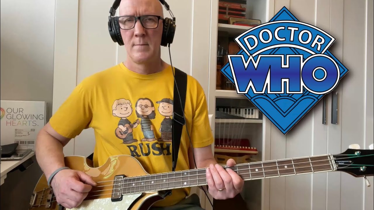 Doctor Who Theme - Hofner bass and synth cover 