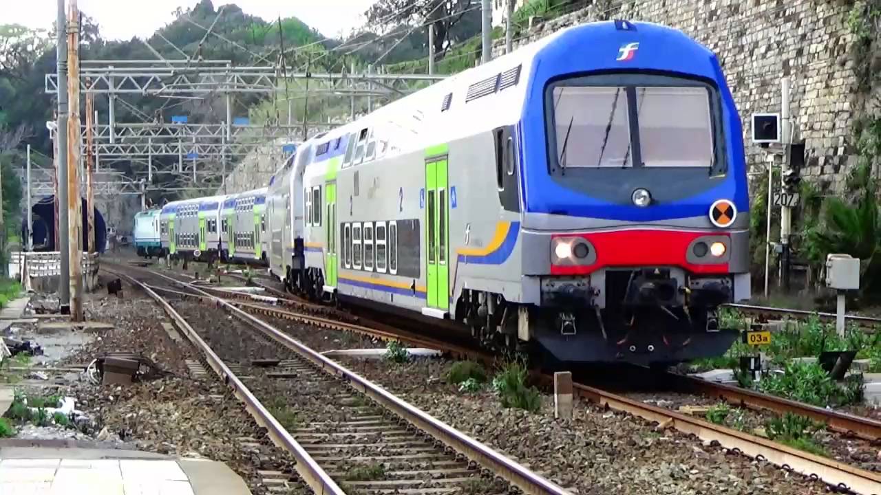Transiti nella stazione di Genova Quarto