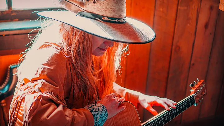 Julia Cozby - Keep On Walking [Relaxing Blues Musi...