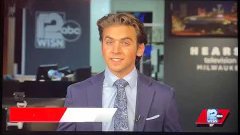 WISN 12 News at 10pm Sunday open November 23, 2025