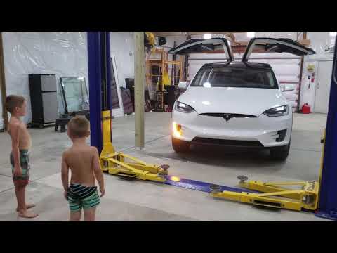 Kids dance with Tesla - YouTube