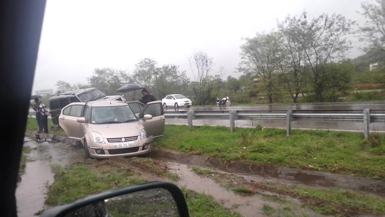 Car crash in India pune to mumbai ehw YouTube