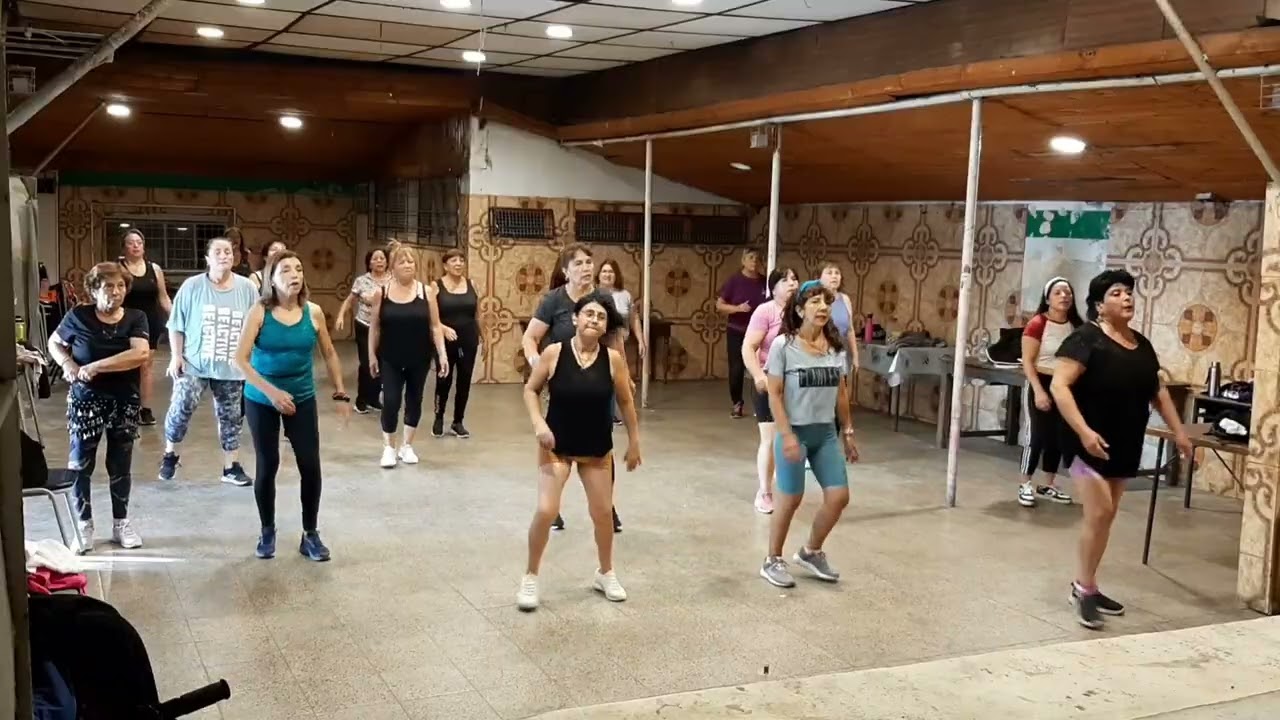 Baile entretenido 12 Miercoles 4 de enero 2026 profesora Angela Sierra club los 120 lo Espej