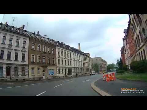 D: Große Kreisstadt Reichenbach. Vogtlandkreis. Fahrt durch die Stadt. Mai 2016