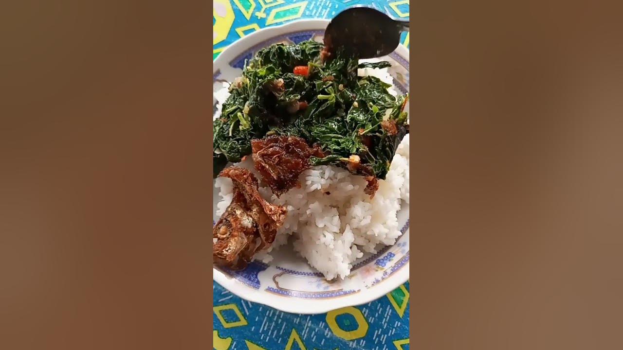 makan lur sama sayur daun singkong lauk sambal ikan asin mantap makan lur sama sayur daun singkong lauk sambal ikan asin mantap