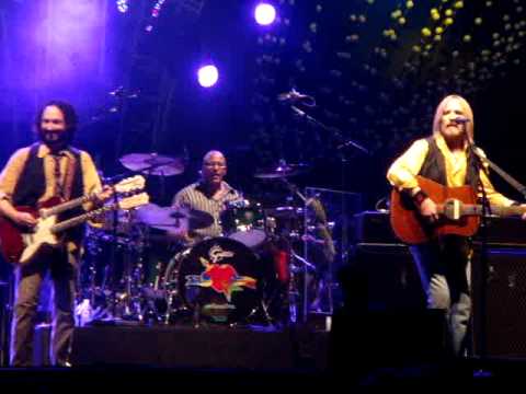 Tom Petty- End Of The Line (live)