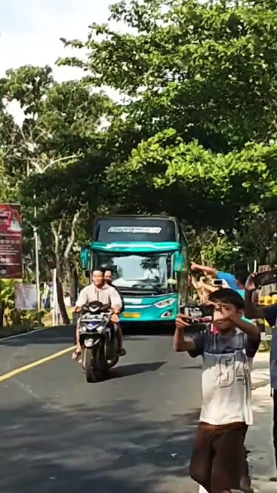 Telolet Thola'al Badru Bus SAFANA HOLIDAY (BINTARA)