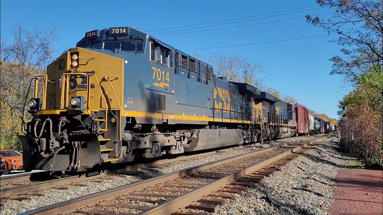 A CM44 Leads M371 Past Barnesville - YouTube