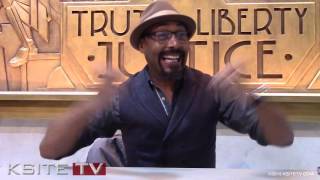The Flash on Set: Jesse L. Martin