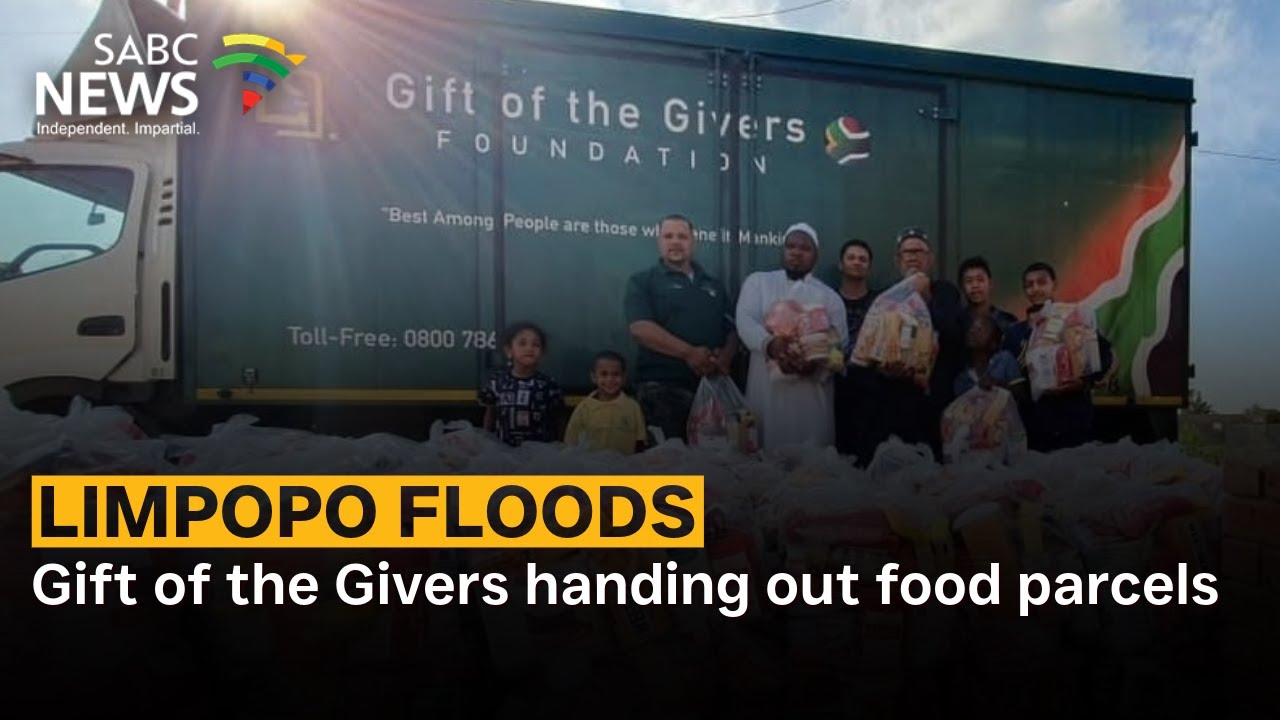 Limpopo Floods | Gift of the Givers handing out food parcels