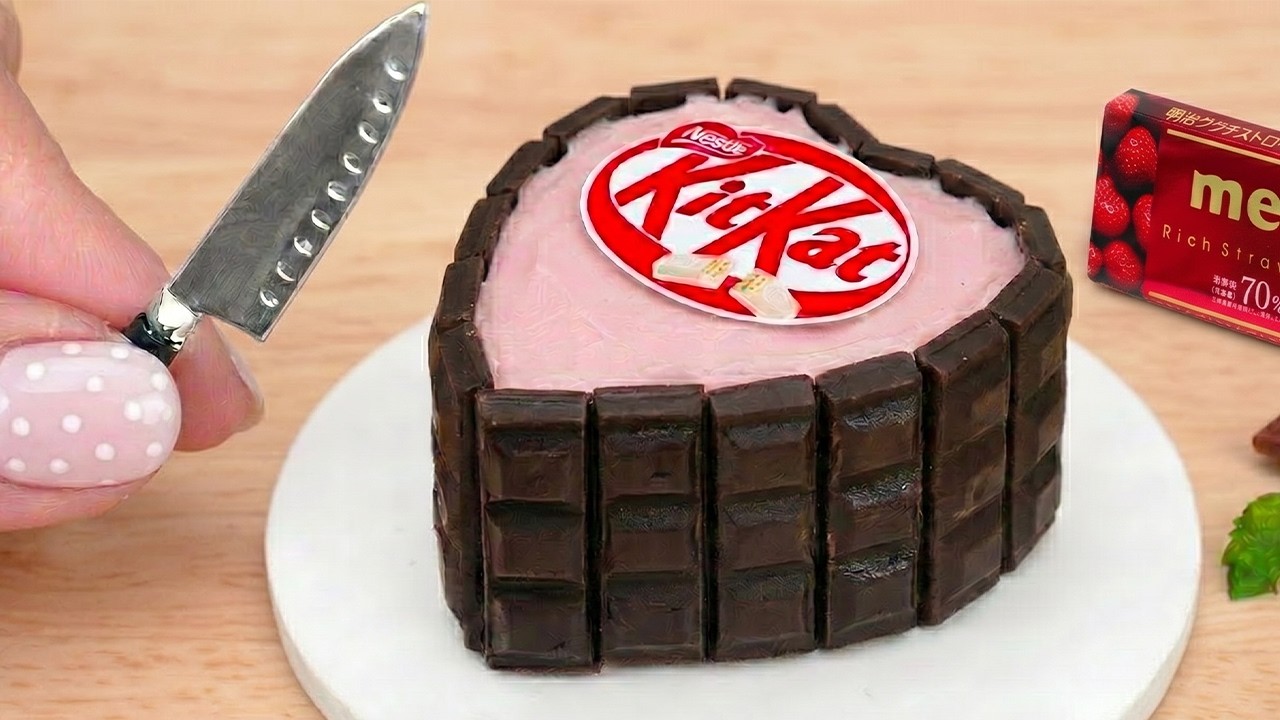 ちびちびで可愛い超ミニキットカットチョコケーキを作ってみた | Best Ever Miniature KITKAT Chocolate Cake Decorating