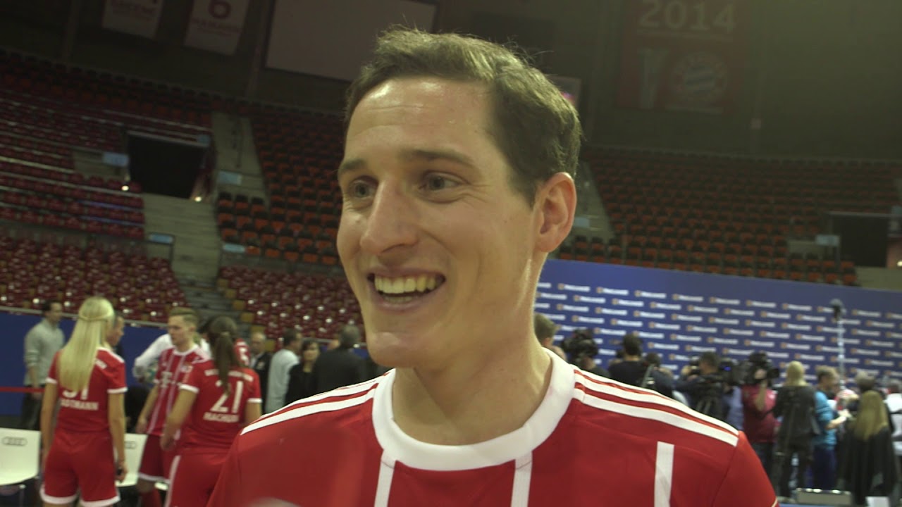 fcb manila 10 Kurze mit Sebastian Rudy