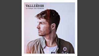 Video thumbnail of "Vincent Vallières - Loin dans le bleu"