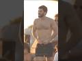 Akin Akinözü salta al mar 🏊‍♀️🌞 #actoresturcos #turkishdrama