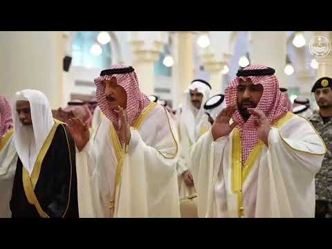 الأمير محمد بن ناصر ونائبه يتقدمان المصلين في جازان