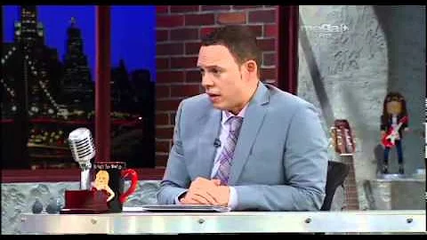 El talentoso msico Angel Arce aprende a cocinar co...