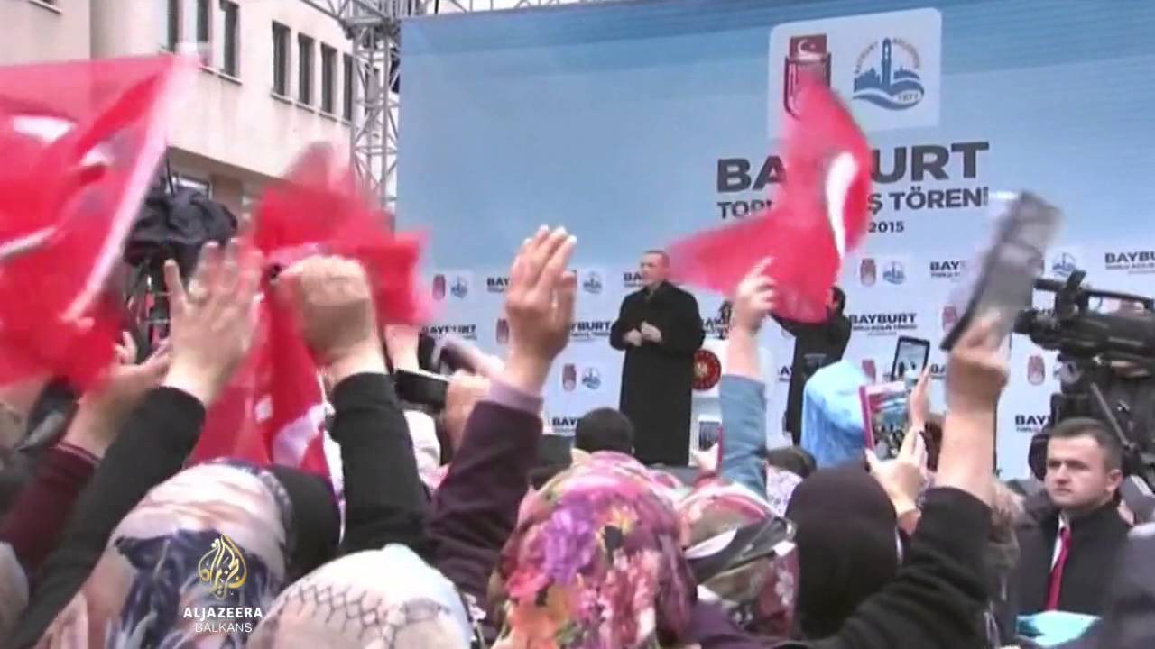 تصاعدت التوترات بين تركيا وروسيا على خلفية إسقاط الطائرة