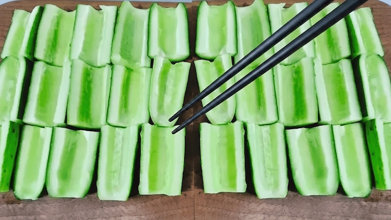 오이, 보이면 무조건 많이 사 와서 이렇게 만드세요! 한통 가득 만들어도 순식간에 사라지는 여름 필수 밥도둑