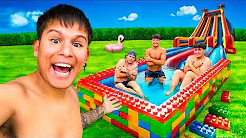 CONSTRUÍ UNA PISCINA DE LEGO CON UN TOBOGAN GIGANTE..