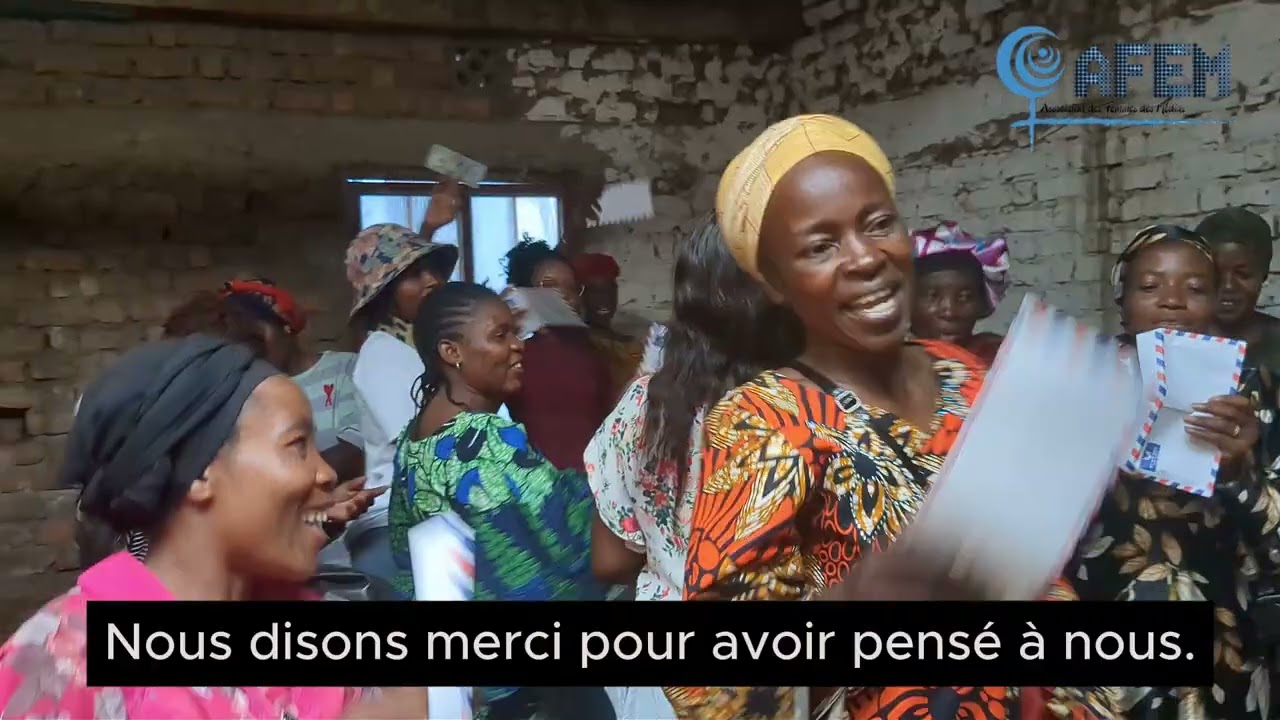 Des femmes et filles de Bukavu victimes de pillage remercient AFEM pour l'aide financière reçue