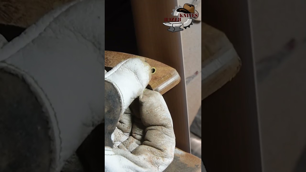 Ergonomic Wood Handle Profiling for Comfort & Balance | 3128 | Knives Ranch