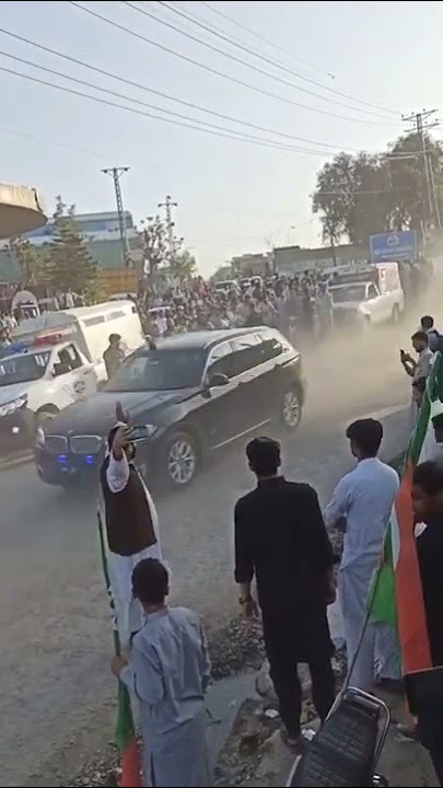 Dekho Imran khan aya ❤️🇵🇰 #pmimrankhan #brave #cricket #imrankhan #viral #media