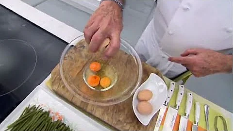 ¿Por qué no puedo cascar un huevo con la mano?