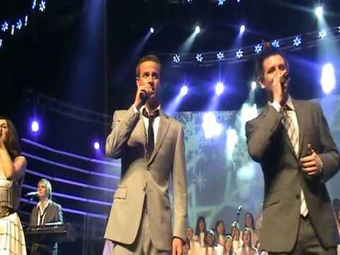 (Part 5) Toby Moulton at Paradise Carols - Gloria ...