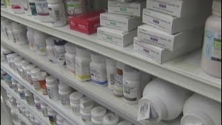 Lawmakers consider bill to allow pharmacists to warn customers of overcharges